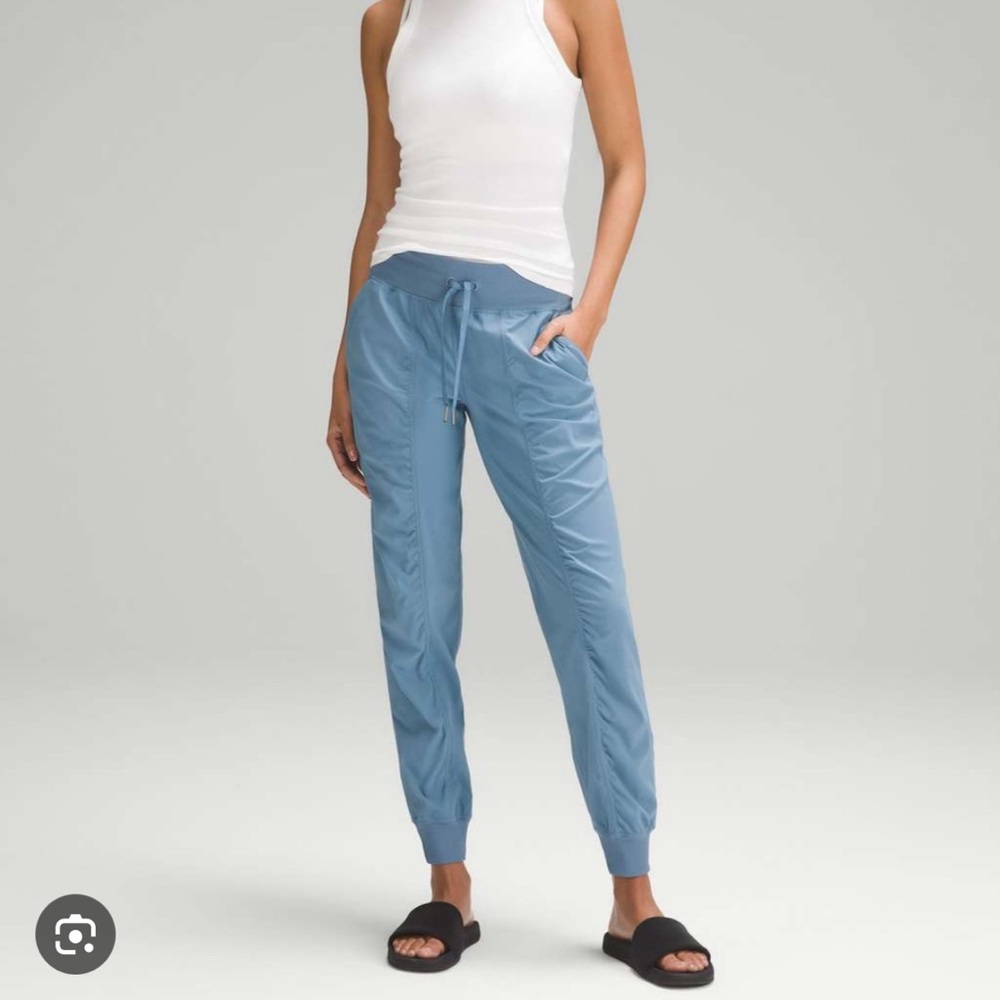 Lululemon dance studio mid rise jogger 10